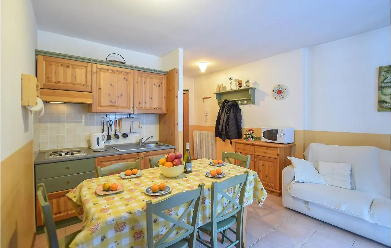 Cozy Apartment In Aprica With Kitchen 0*,  Itália